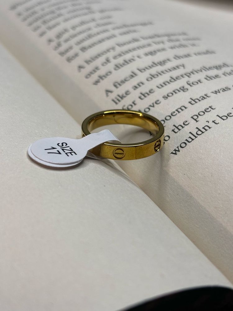Elegant Gold Ring