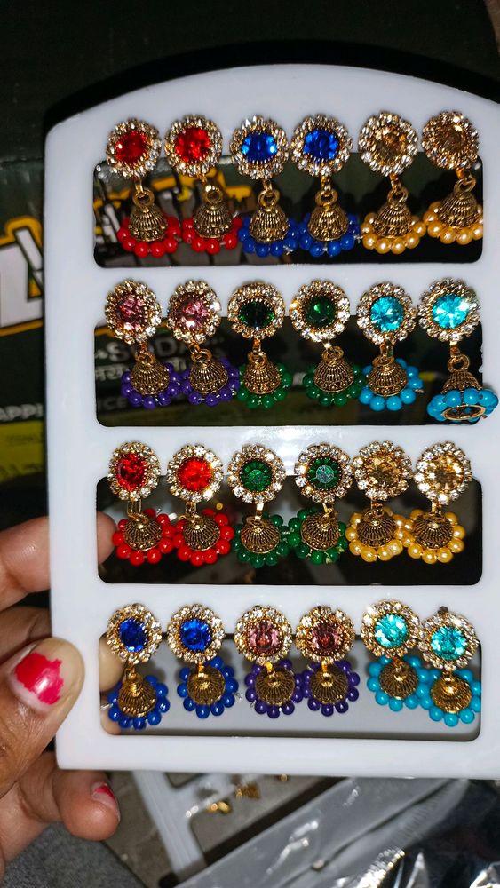 Earrings stand