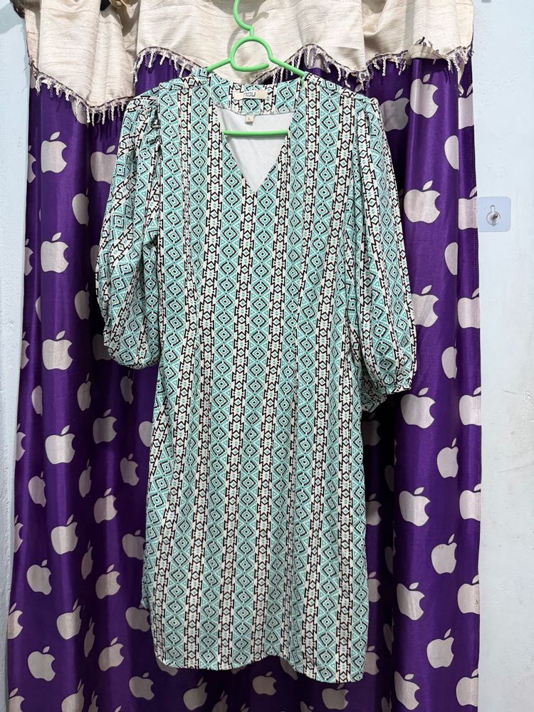 Geometric Print V-Neck Puff Sleeve Dress