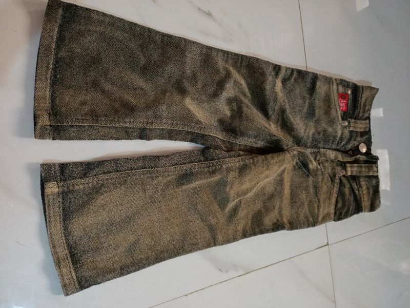 Swap brand new jeans for kids it's unisex pant
