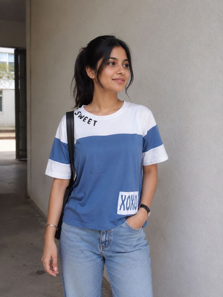 Cute Blue &amp; White Color Block T-Shirt