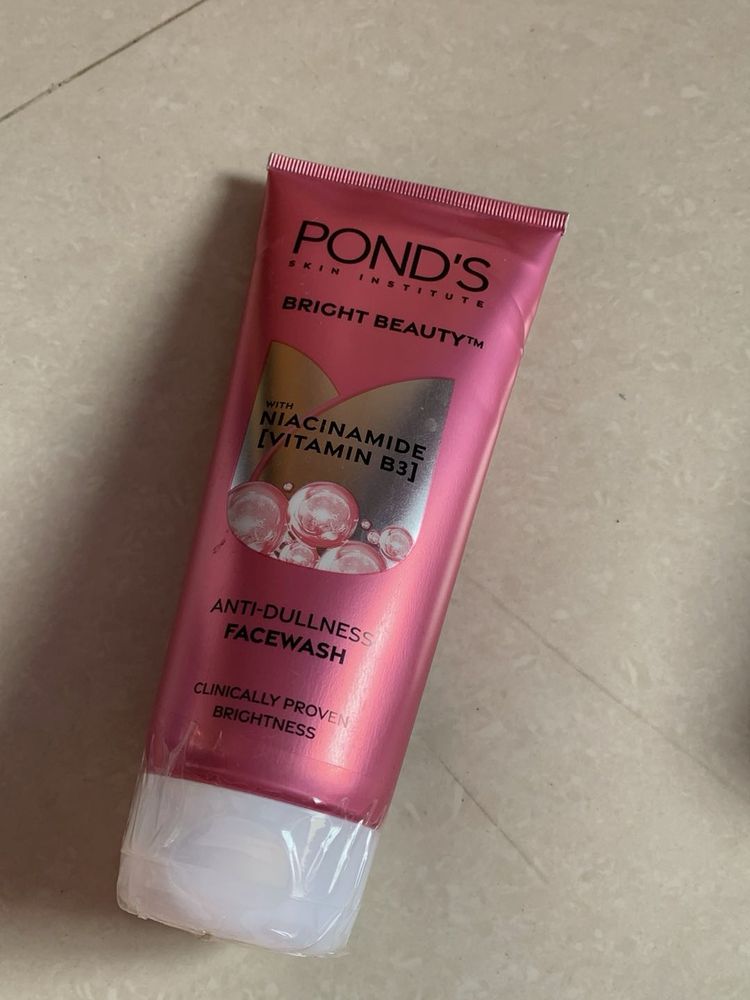 Pond's Bright Beauty Facewash