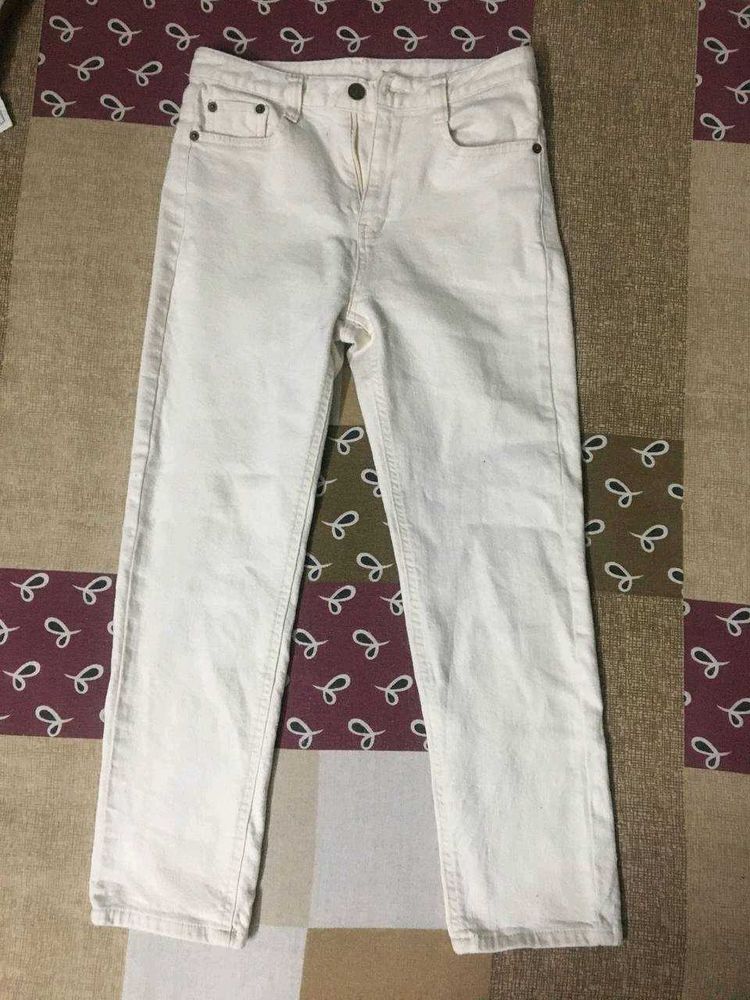 women thrifted jeans