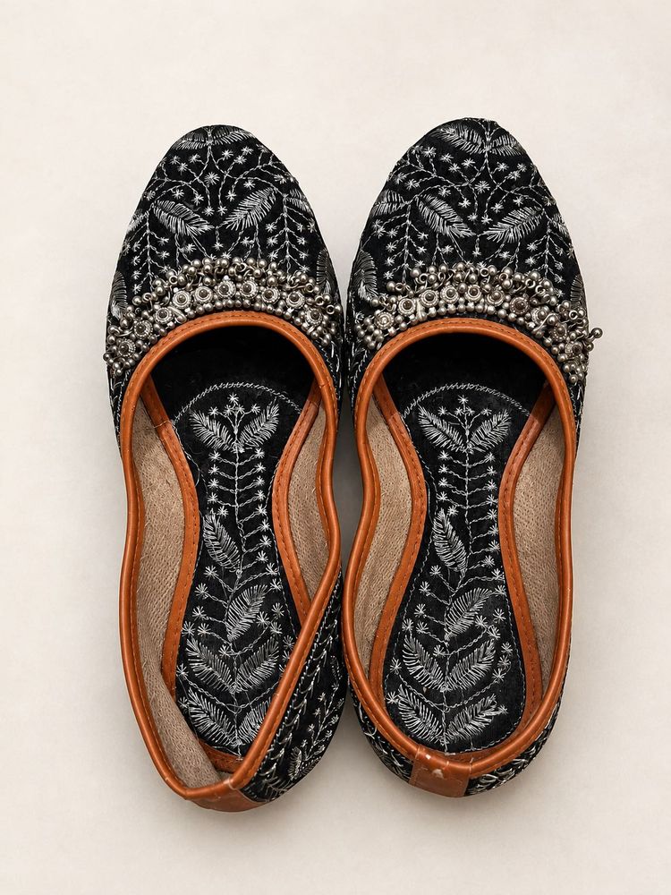 Black Ethnic jutti with silver embroidery