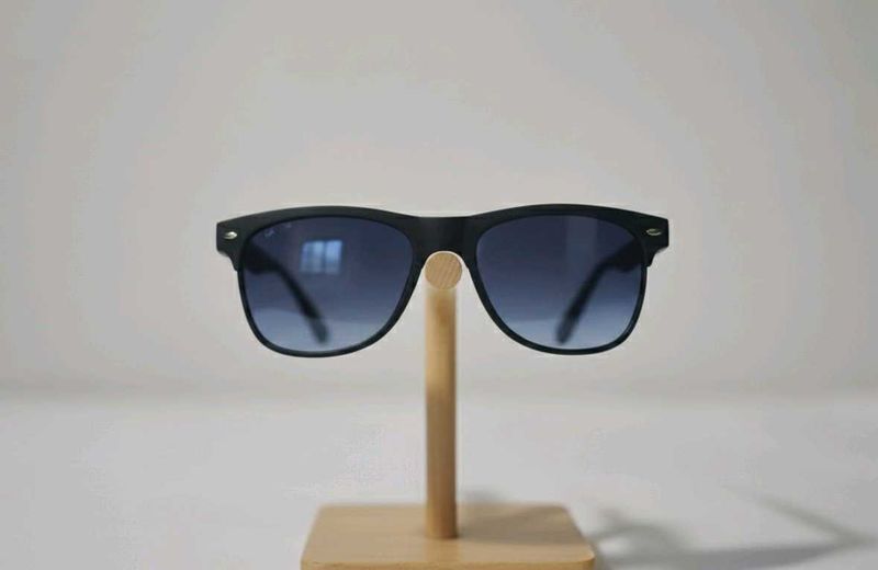 Black Sunglasses with uv protection