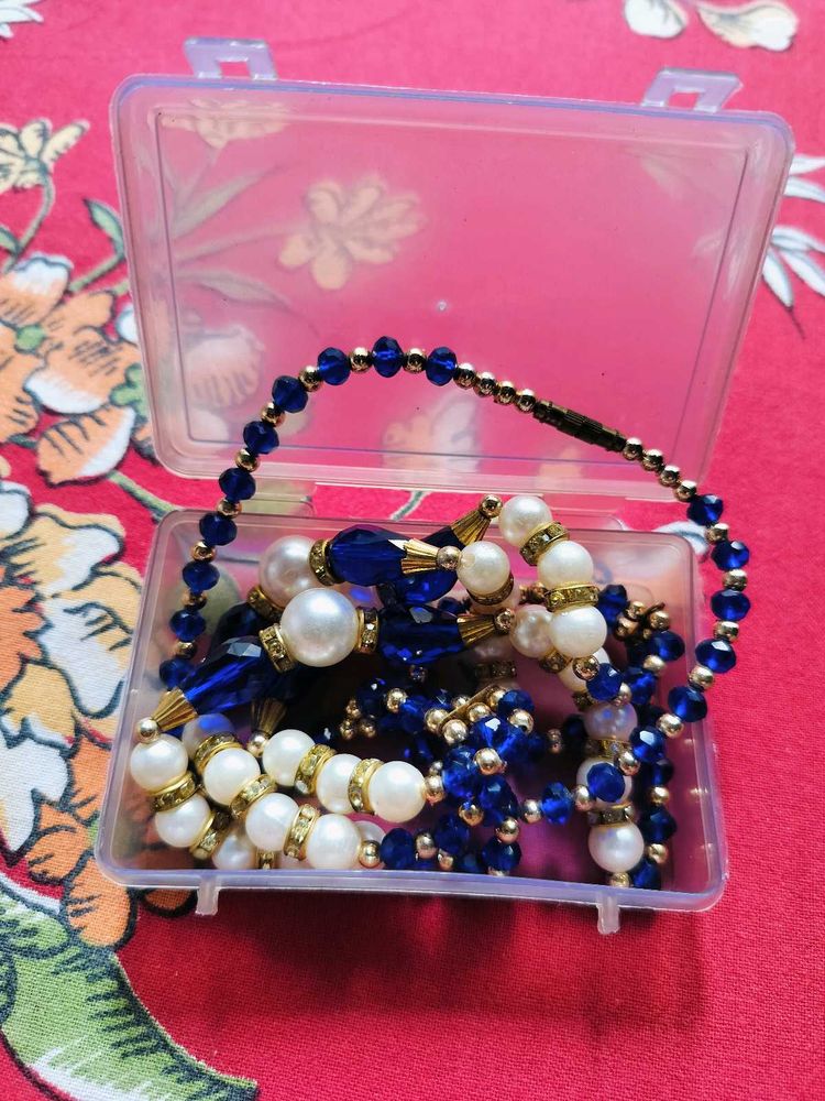 ✨ White and Blue Beaded Pearl Necklace