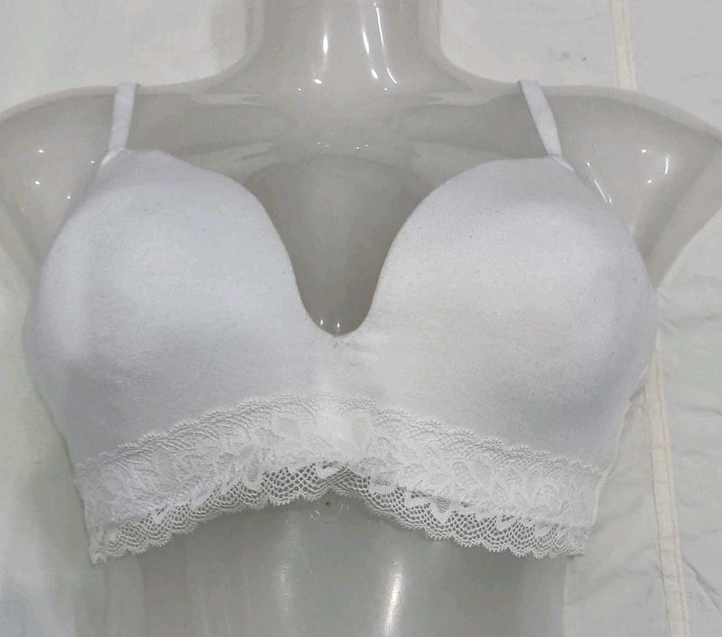 🔥 Comfortable White Lace Trim Bra