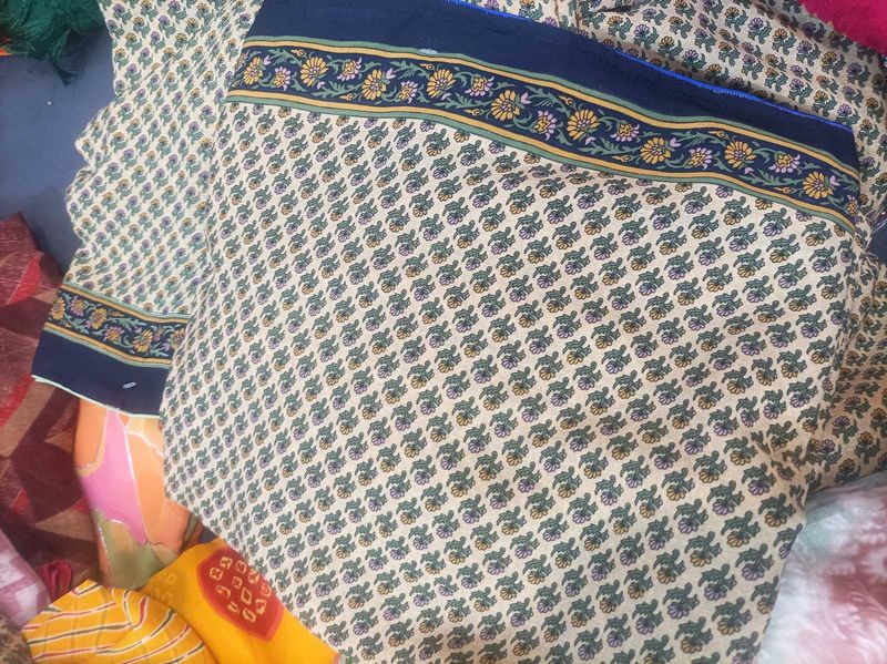 new without tag Crepe Saree with Floral Pr