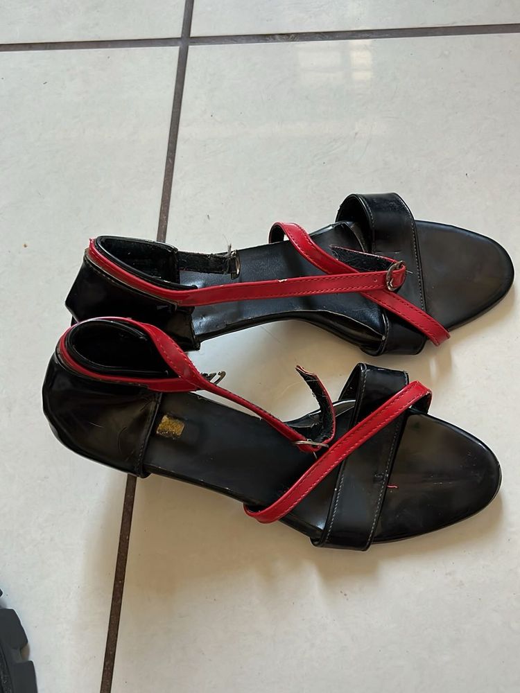 Stylish Black &amp; Red Heeled Sandals