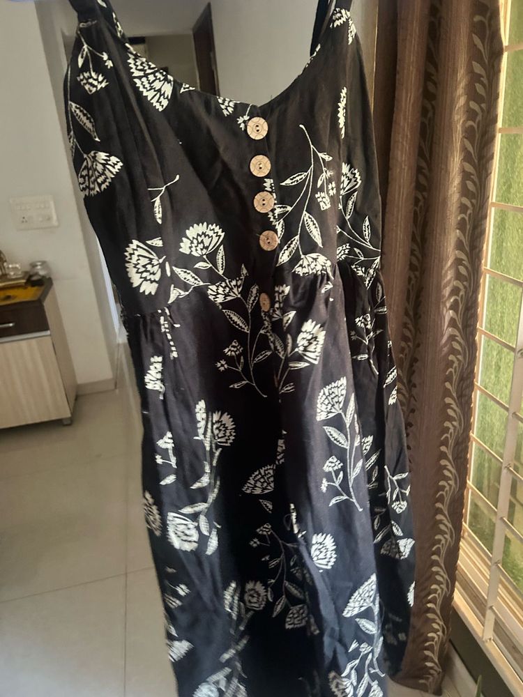 Chic Black Floral Print Dress