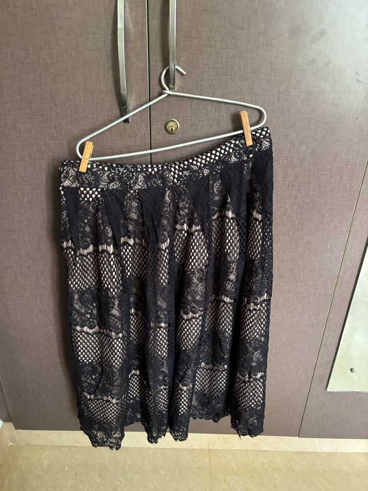 Elegant Black Lace Midi Skirt