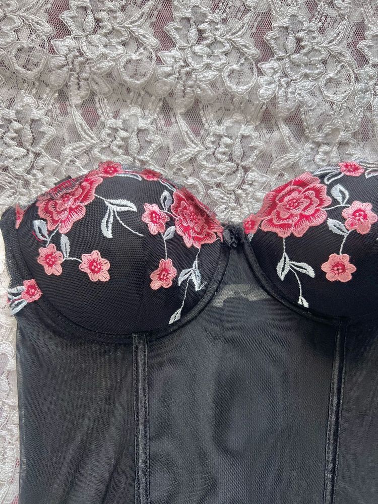 Lace Embroidered corset