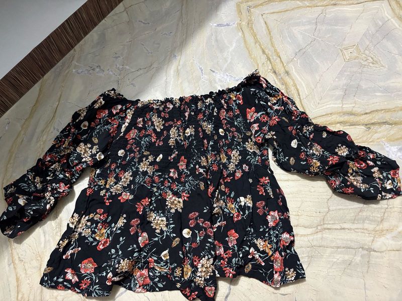Off-Shoulder Floral Print Top