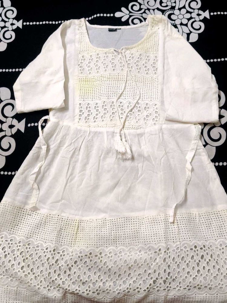 White Cotton Kurta with Lace Detailing