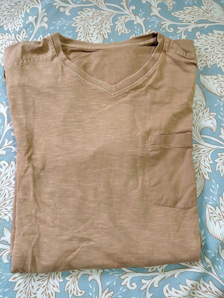 man 's Tshirt