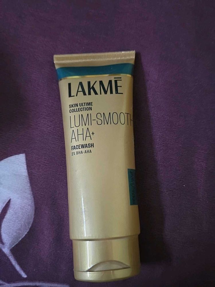 Lakme Lumi-Smooth AHA+ Facewash