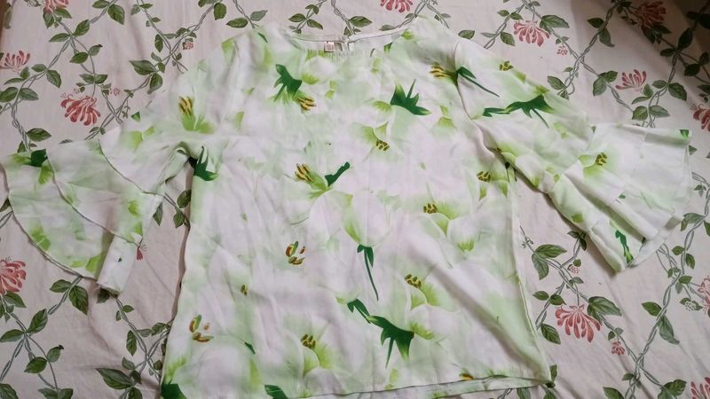 Chic White Floral Bell Sleeve Top