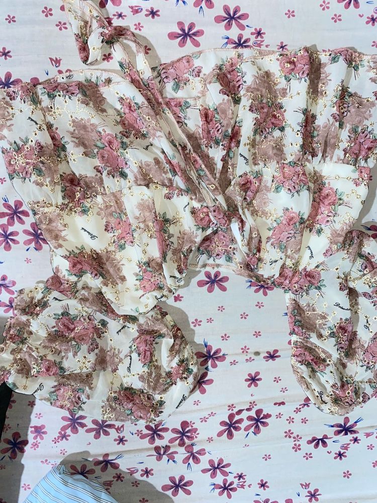 Floral Print Off-Shoulder Top 😍