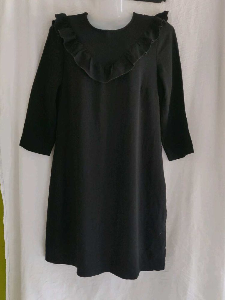 H&amp;M Chic Black Ruffle Dress
