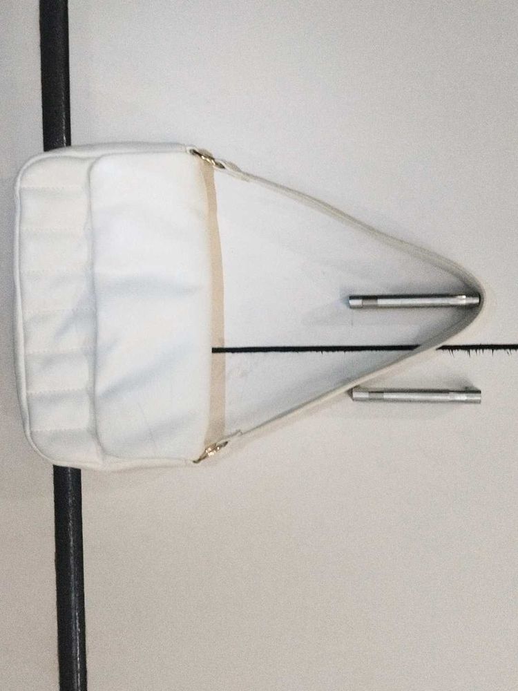 Stylish White Quilted Crossbody Bag