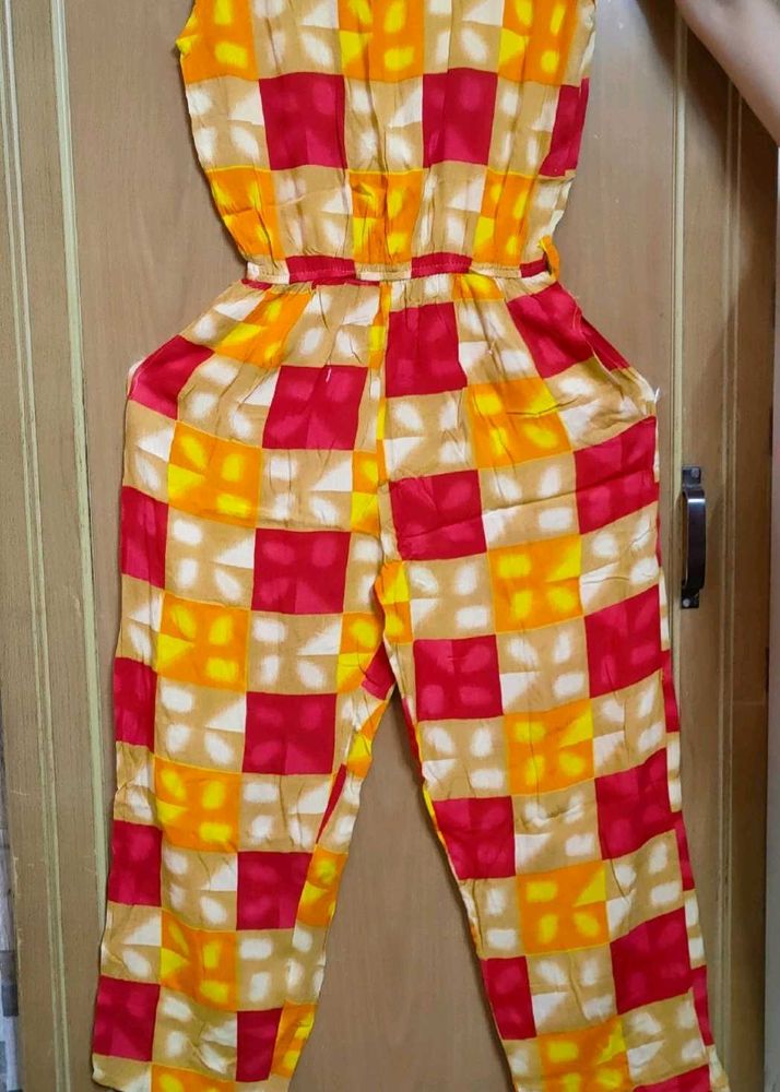 Vibrant Jumpsuit with pockets