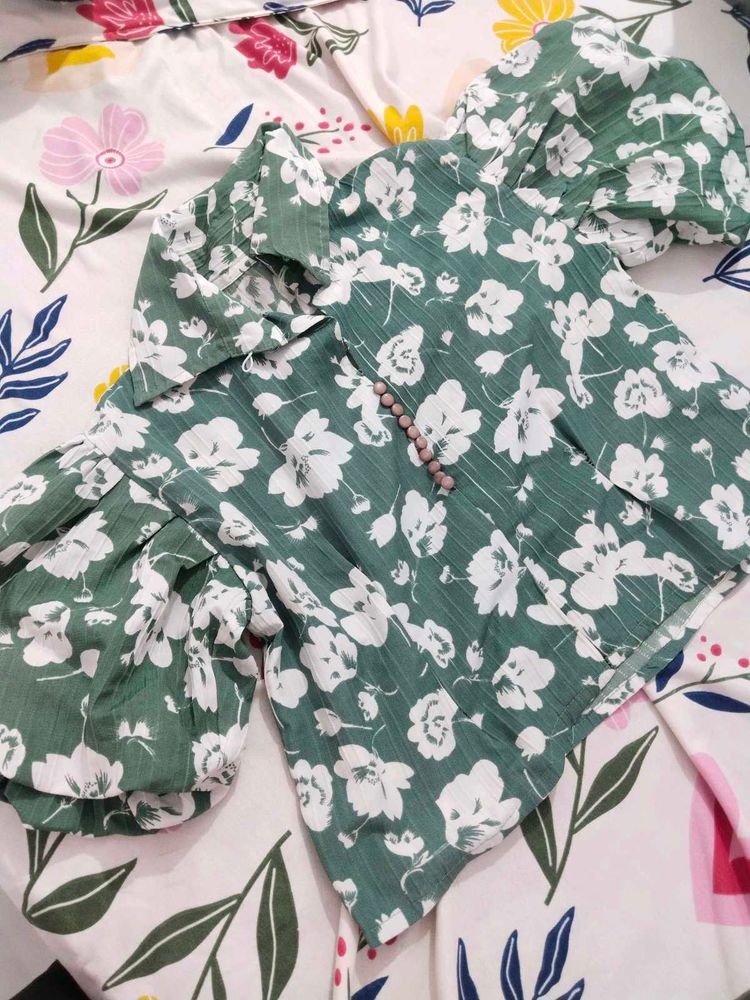 Green Floral Puff Sleeve Top