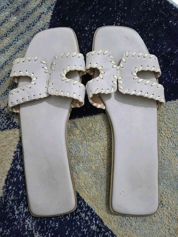 ✨️Stylish White Slide Sandals✨️