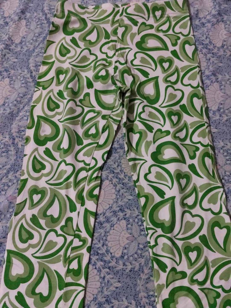 Green Heart Print Leggings