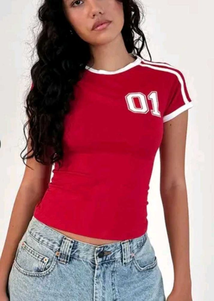 Cute and trendy red t-shirt with a "01" graphic