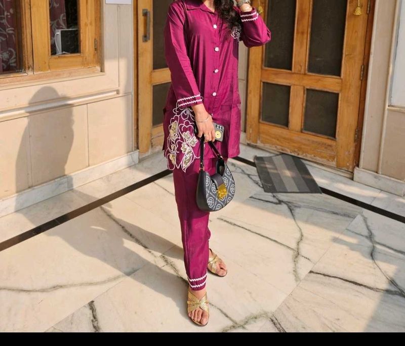 Elegant Magenta Kurta Set with Embroidery