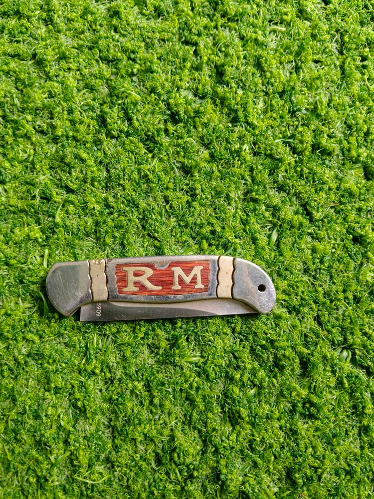 FOLDING POCKET KNIFE – RM INITIAL DESIGN