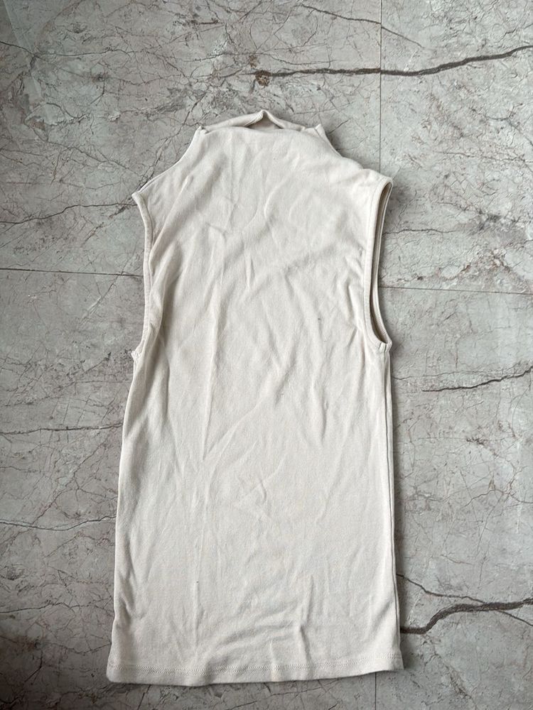 Sleeveless Mock Neck Top