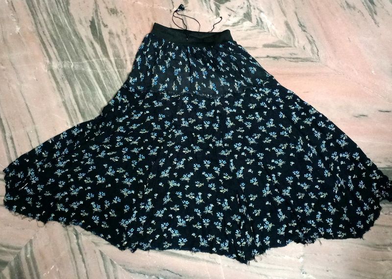 💚💙BLACK FLORAL SKIRT