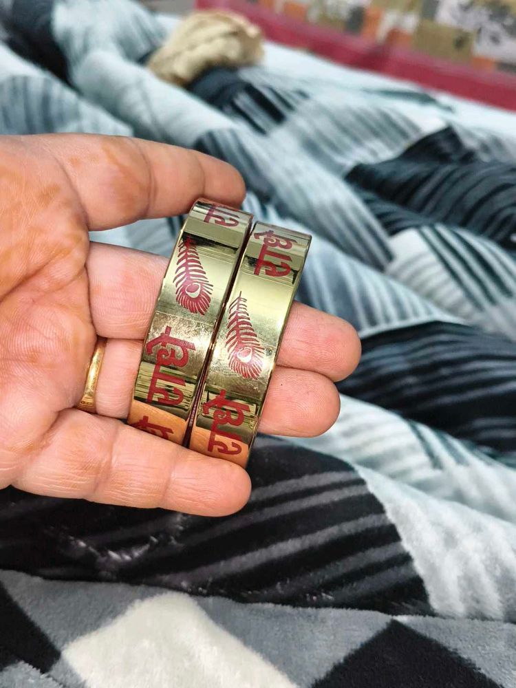 Gold Tone glass Bangle Set with Red Design