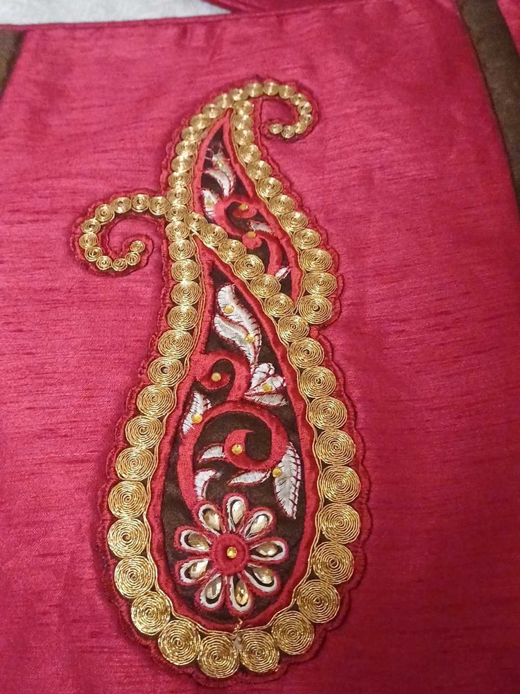 5 Embroidered cushion covers