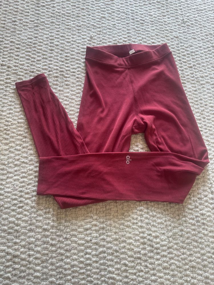 Alo Ribbed Maroon Leggings
