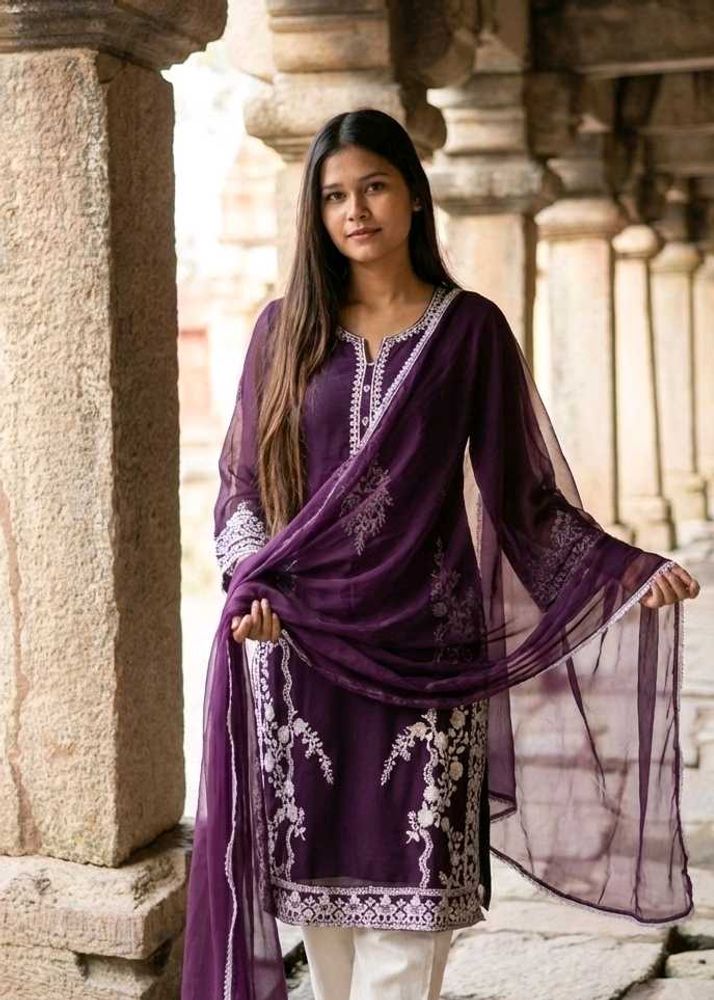 Elegant Purple Embroidered Kurta Set💜🤍