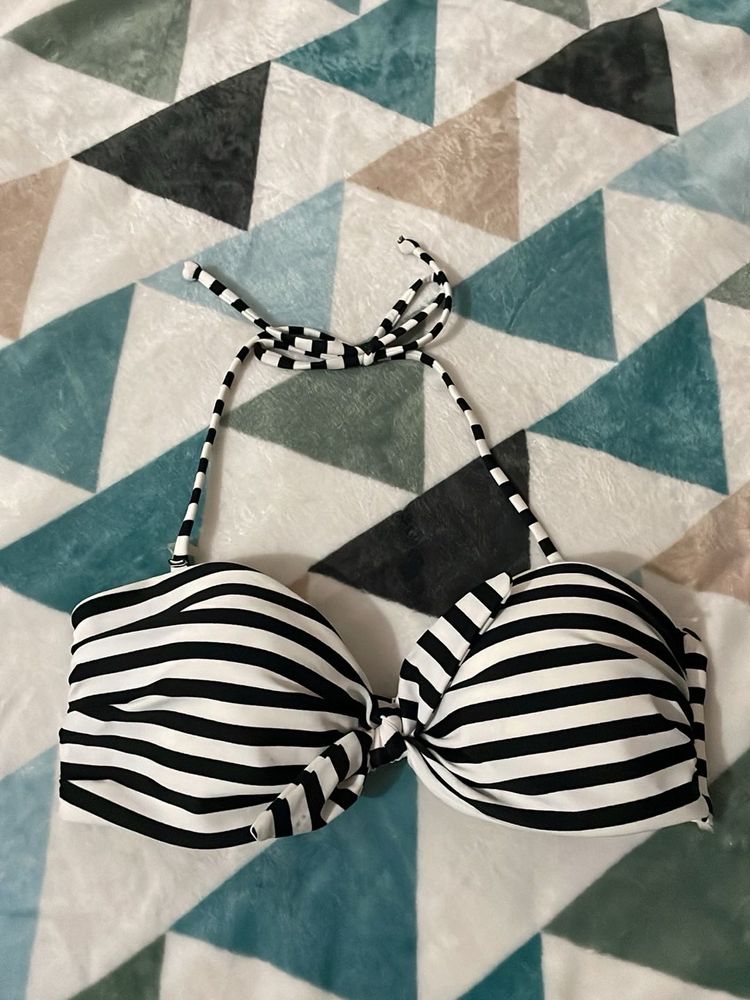 H&amp;M Striped Bikini Top