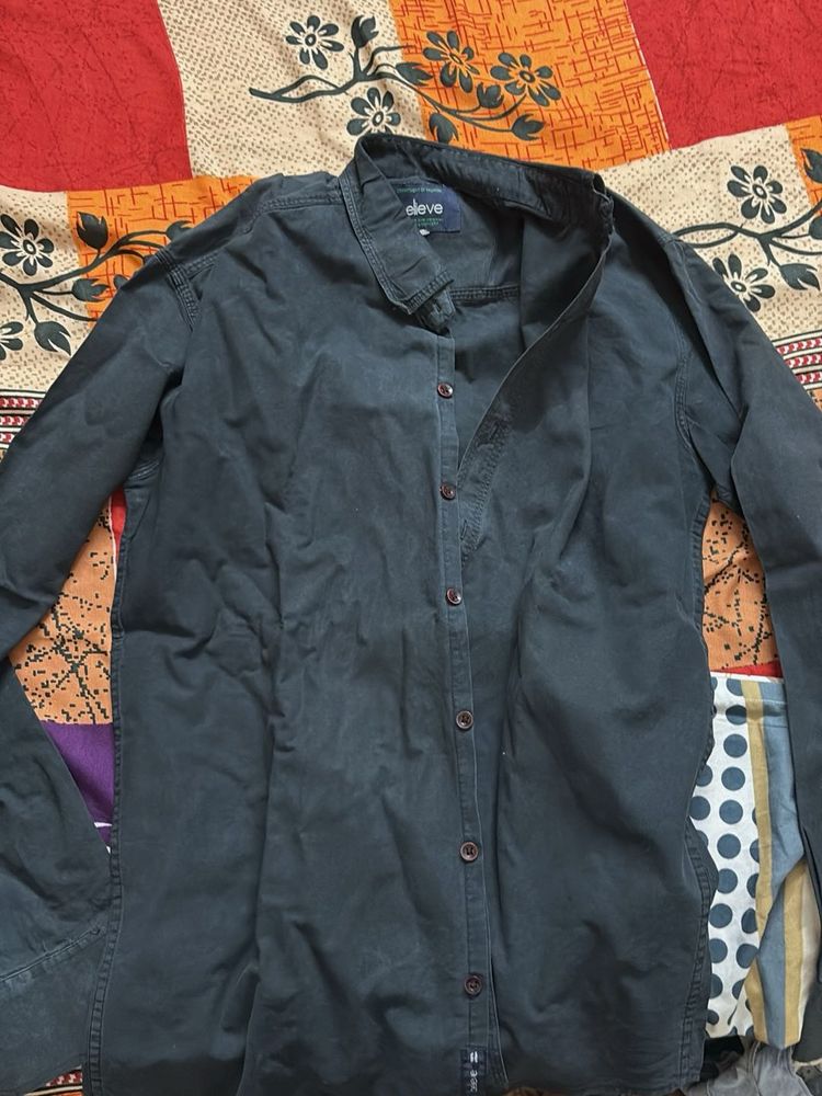 Men's Dark Gray Button-Up Shirt