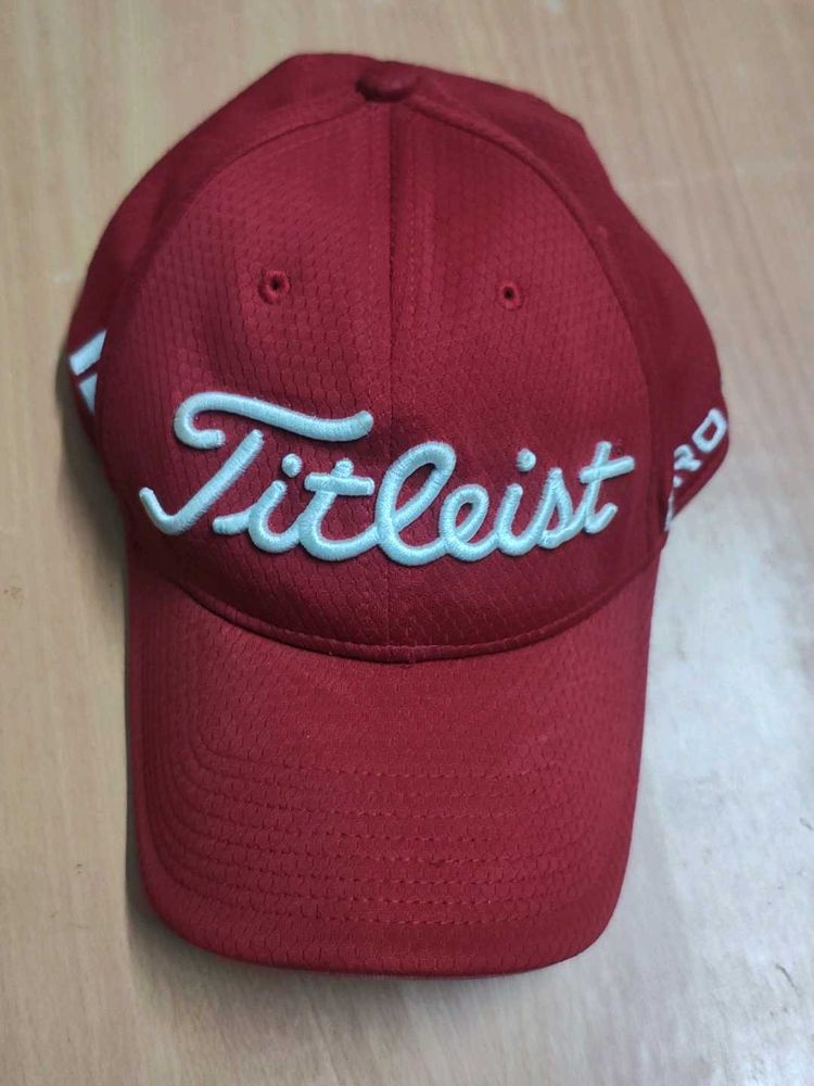 titlest golf cap