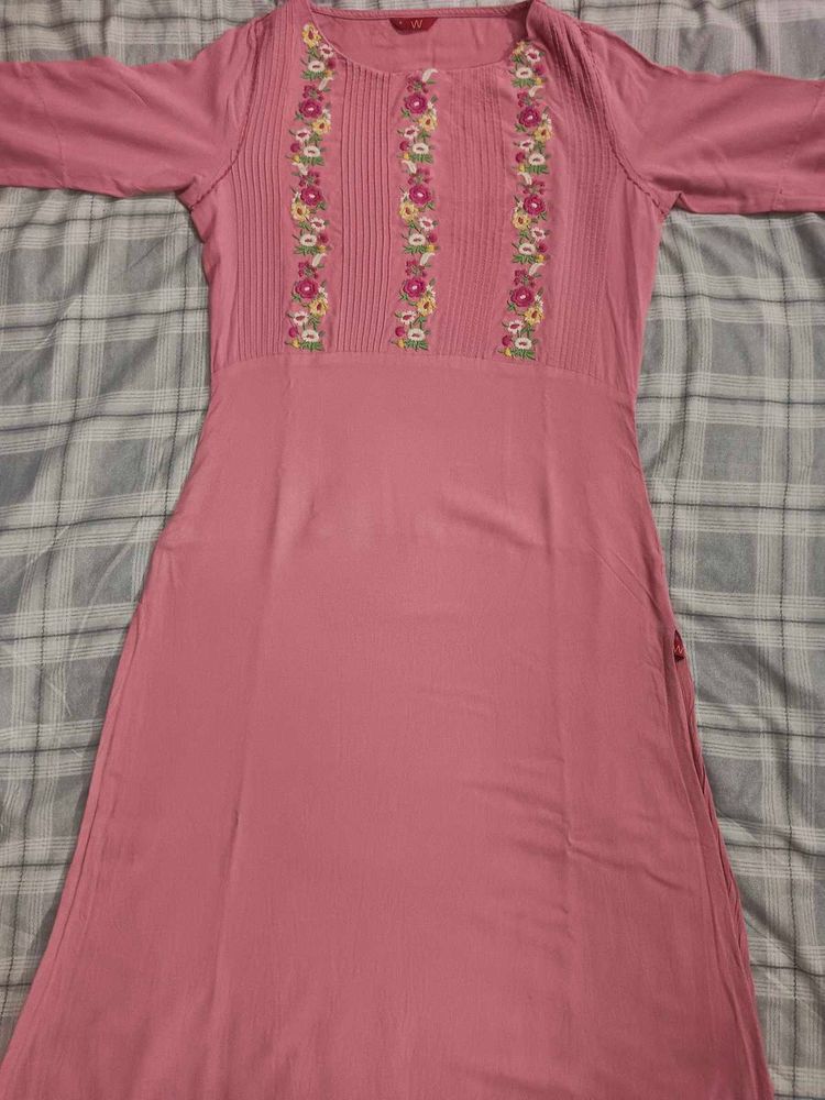 Charming Pink Embroidered Kurta
