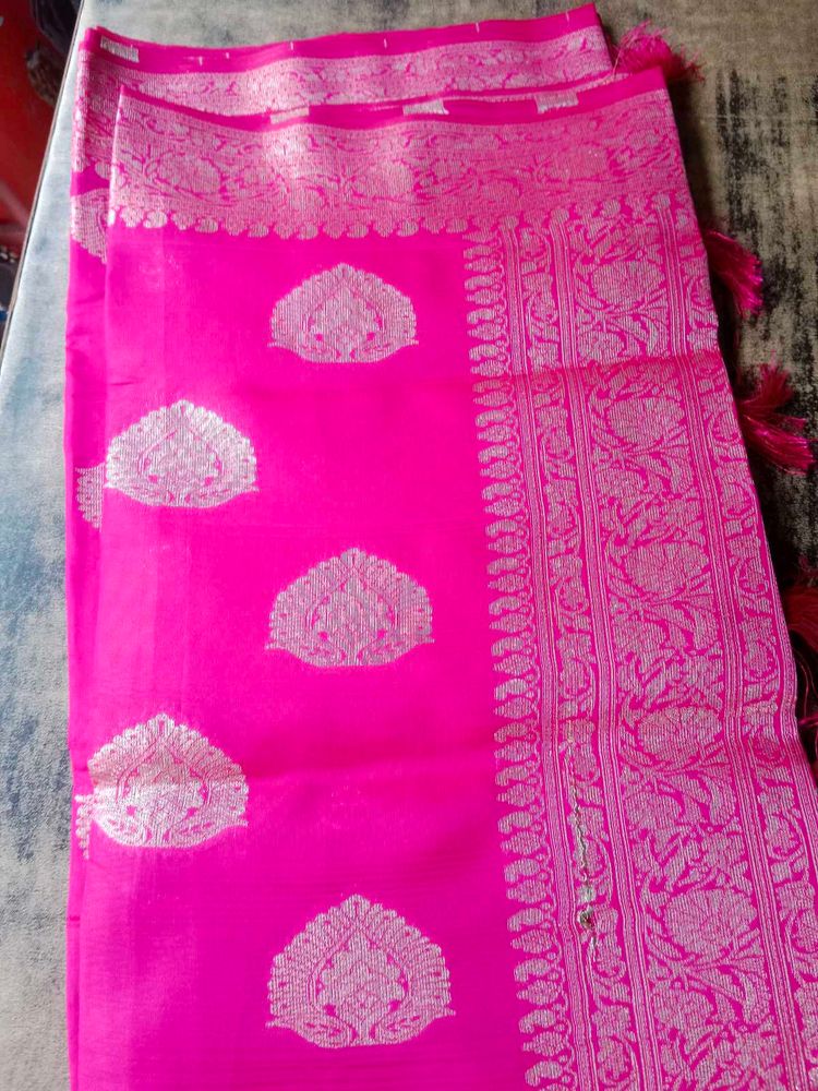Vibrant Pink Woven Banarasi Silk Saree