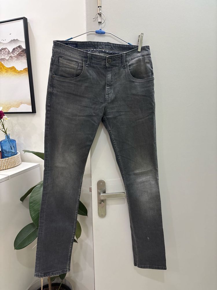 Price Drop ! Men’s Gray Denim Jeans
