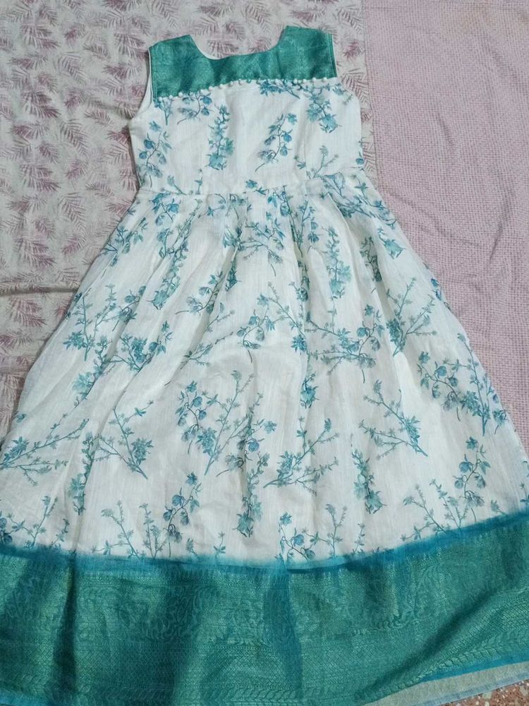 Elegant Floral Print Ethnic Gown