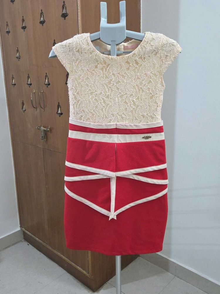 Chic Lace &amp; Red Party Dress