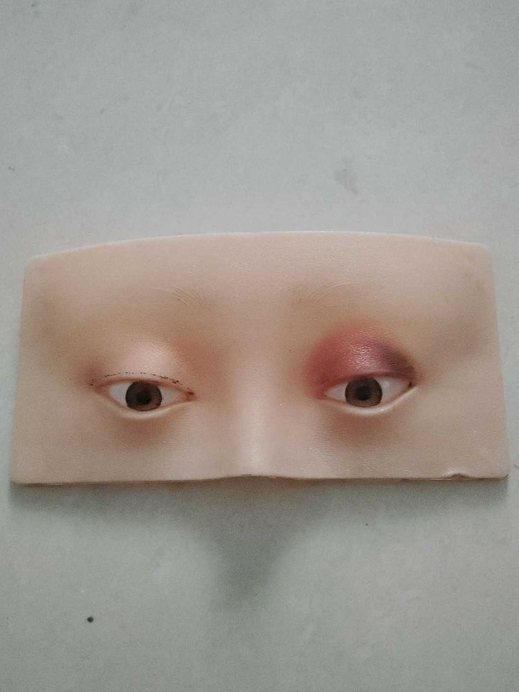 Realistic Eyeshadow Practice Pad