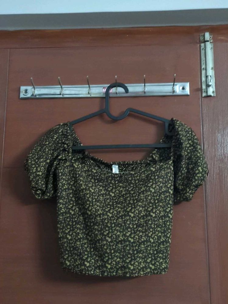 Floral Off-Shoulder Puff Sleeve Top