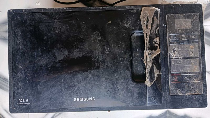 (used ) Samsung solo microwave oven