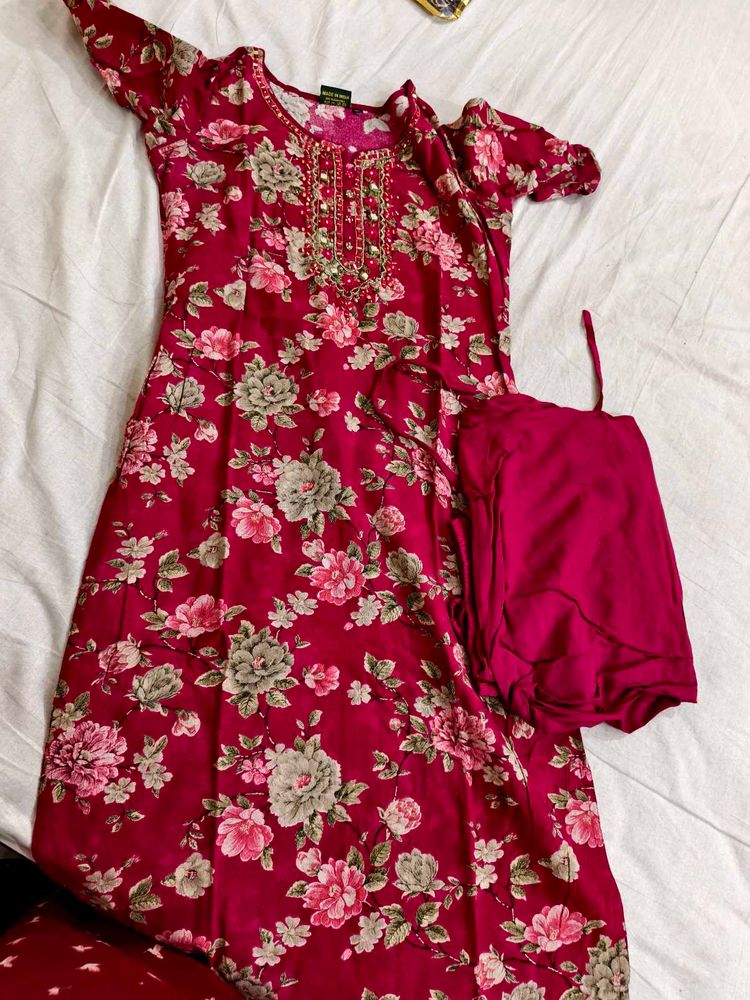 Beautiful Floral Print Kurta Set