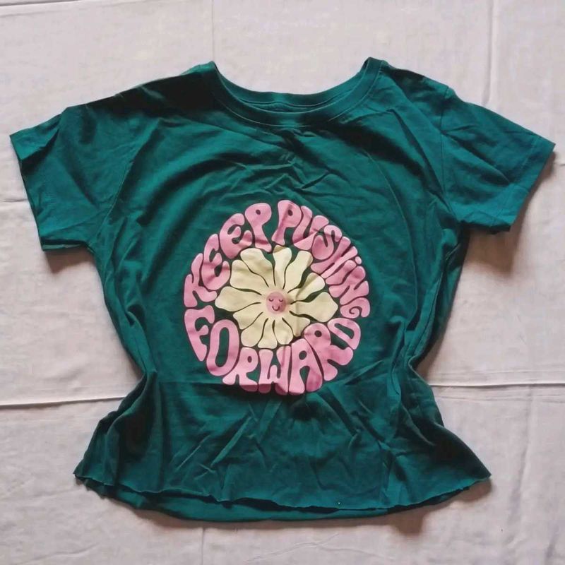 Graphic Tee "Keep Pushing Forward"